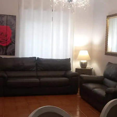 Family's Trastevere Apartment *